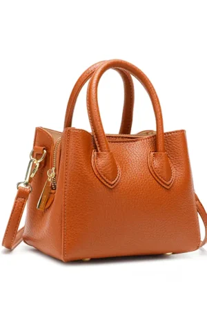 Bolsa Jasmin modelo tote compacta e minimalista